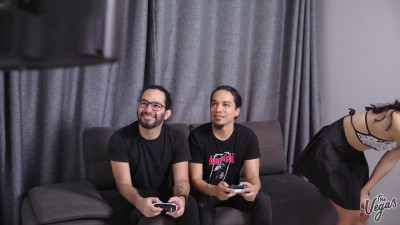 Distracting two gamer guys with her body in the hopes of a threesome with Cindy Luna