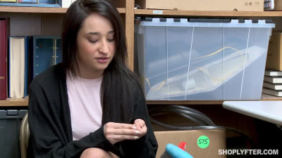 Lovely Latina Shoplifter Prefers To Please a Security Guy With Hardcore Sex Than Go To Jail