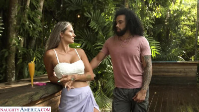 Married MILF Mandy Rhea cheats on her husband with black stranger