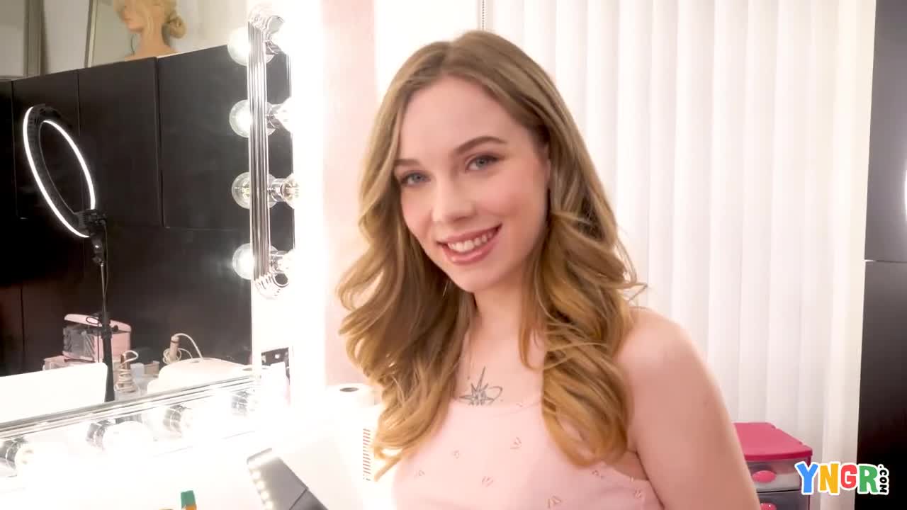 Watch Horny slut is crazy about foot fetish Full. Duration: 10:00 | ePornBabe.