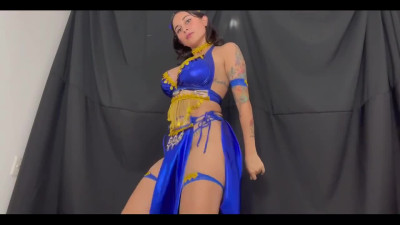 Big booty Arab girl provides impeccable angles over her curvy body