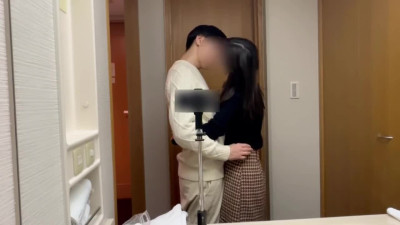 Slim Japanese Babe Enjoys Passionate Sex With Her BF By the Mirror In the Bathroom