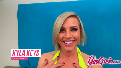 Blonde whore Kyla Keys gets her asshole gaped and her pussy stretched