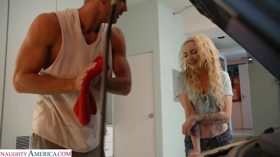 Petite blonde baddie stuffed stepdad's heavy cock in rough manners