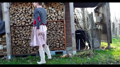 Trad lumberjack wife turns out to be such a slut, stuffing dicks after work.