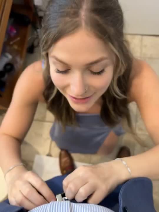 Watch Slutty bridesmaid Jess Cromwell makes a dirty quickie with a guest Full. Duration: 06:19 | ePornBabe.