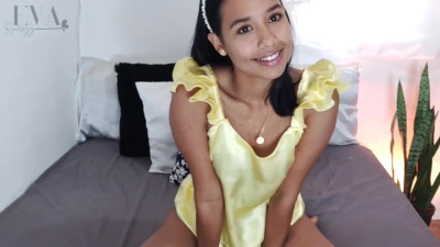 Exotic beauty plays with her cunny in erotic solo