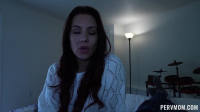 Hot stepmom Jessica gets cum on her ass after fucking pov