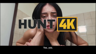 Ara Mix cheats in public restroom with a stranger - VIP 4K
