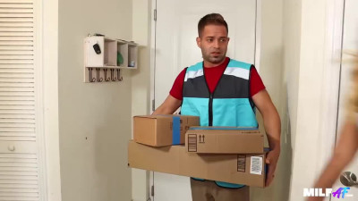 Ellie Tay pays for the package delivery with her cougarly busty body