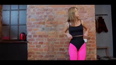 Pretty Fit Blonde PAWG Cheats On Her Husband, Letting the Personal Trainer Analize Her With His BWC