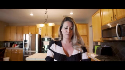 Lucky cock fucks buxom stepmom during college vacation - POV
