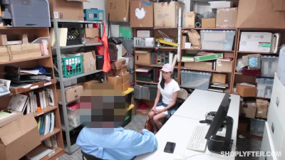 Teen shoplifter with small tits got huge facial after powerful fucking