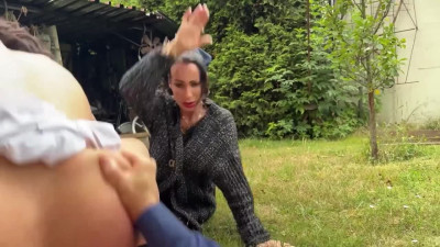 Sim Gypsy fucked in the yard by her older neighbor
