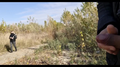 Outdoor blowjob for a stranger!