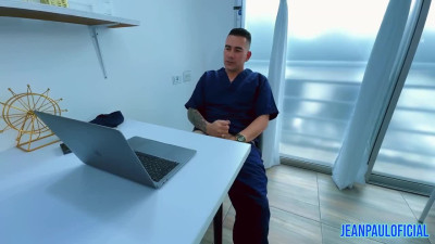 Horny doctor tricks big ass latina and impregnates her on the couch