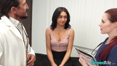 Vanessa Moon came to the gynaecologist for him to breed her the right way