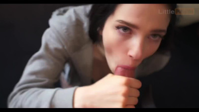 Playful hungry bitch starts insanely passionate sex as soon as she enters the threshold.