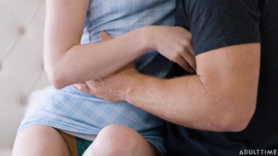 Freckled face looks better after cumshot