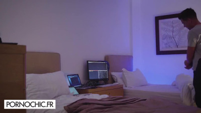 Sexy blonde Angelika Grays distracts her boyfriend from work for the sake of spontaneous sex.