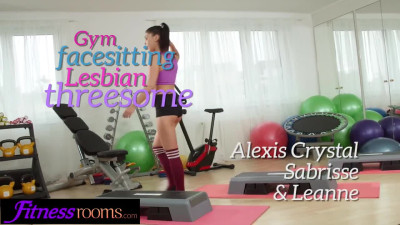 Horny bitches are having lesbian threesome after gym