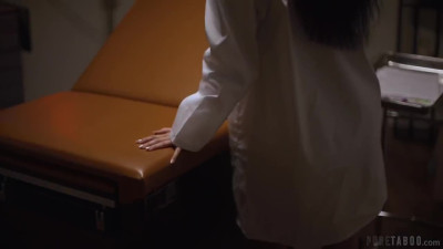 Nurse is very upset, so the thicc lesbian doctor is here to help