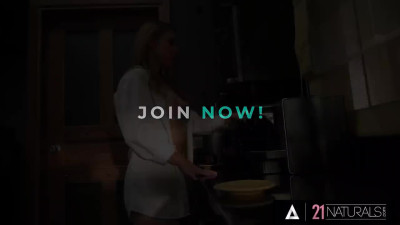 Sexy Slim Blonde Hottie Jayla De Angelis Enjoys Passionate Anal Sex With her Horny BF In the Morning