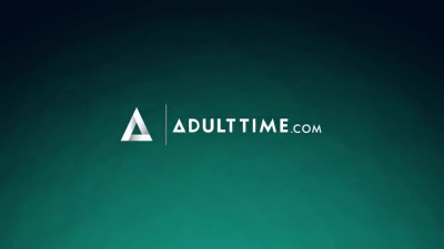Luxurious bitches with strap-ons imitate real sex!
