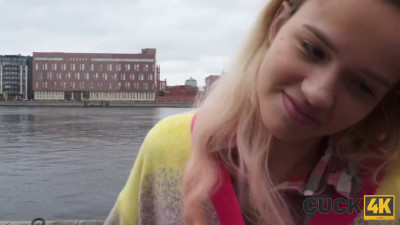 Getting the teen couple cucked by handling the tight holes of a slim blonde