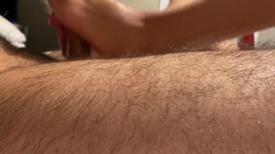 Sexy legs latina is well-versed in doing footjob for happy ending