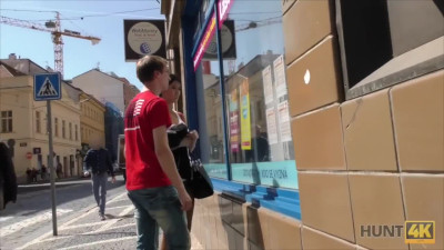 Slender teen gets her ass fucked for cash - Hunt 4K