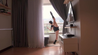 Sexy Buxom Flexible Plump-assed Latina Babe Does Her Gymnastics On Her Coach's Boner