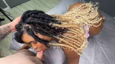 A hot slut gave a deep throat blowjob to her boyfriend under his loud moans