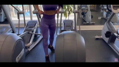 Buxom Milf offers quick fuck before her gym workout