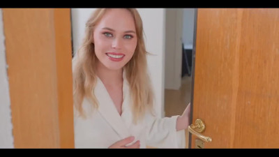 Blonde begs plumber to clean her pipes! - Russian Amateur
