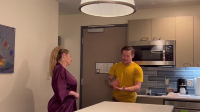 Appetizing stepmom milks cock dry during steamy fuck
