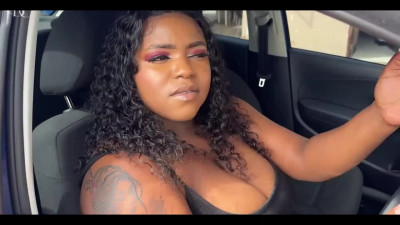 Juicy Ebony enjoys steamy fuck in the car - Amateur Porn