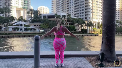 The black cock is somethign that PAWG wife Hot Arse Hollywood needed