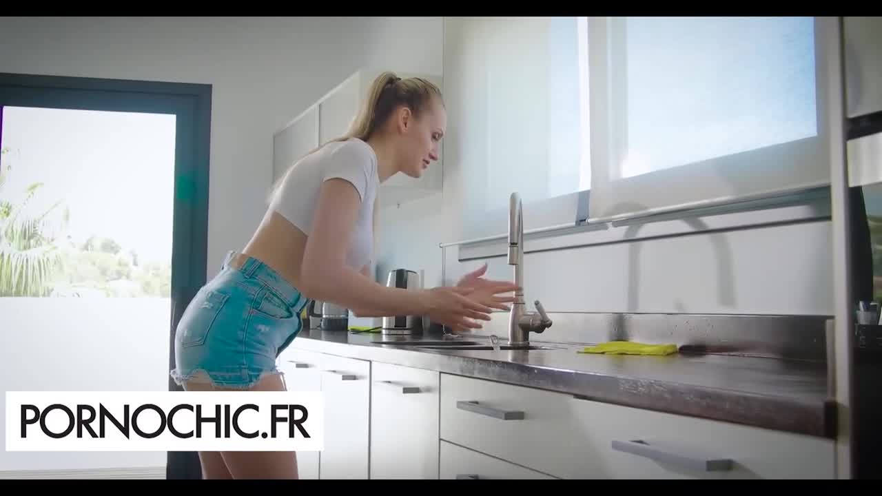 Watch Respectable blonde Linda LeClair is successfully getting to know her neighbors through a hot trio. Full. Duration: 15:18 | ePornBabe.