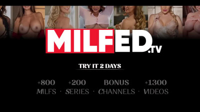 Elsa Jean and Brandi Love scissor fuck each other into shaking orgasm