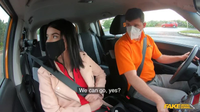 Hot Asian hurries to handle driving instructor's BWC after failed eexam