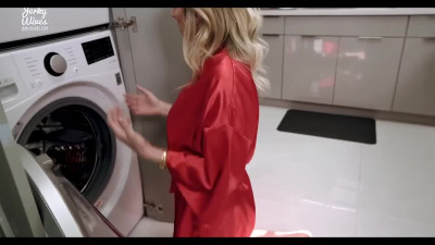 The housewife get in a trap while she was putting out her clothes from  washing machine.