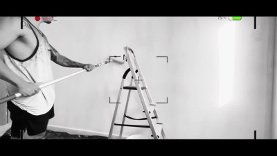Hot girl got her pussy pumped by the painter