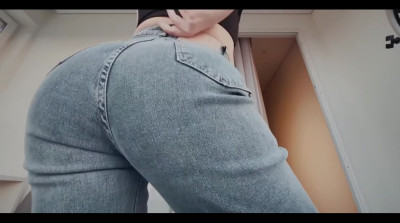 Sexy Brunette PAWG Stretches Her Tight Butthole With Self-fisting