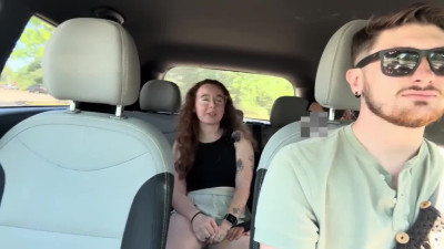 Random threesome on a backseat with hot teen babes