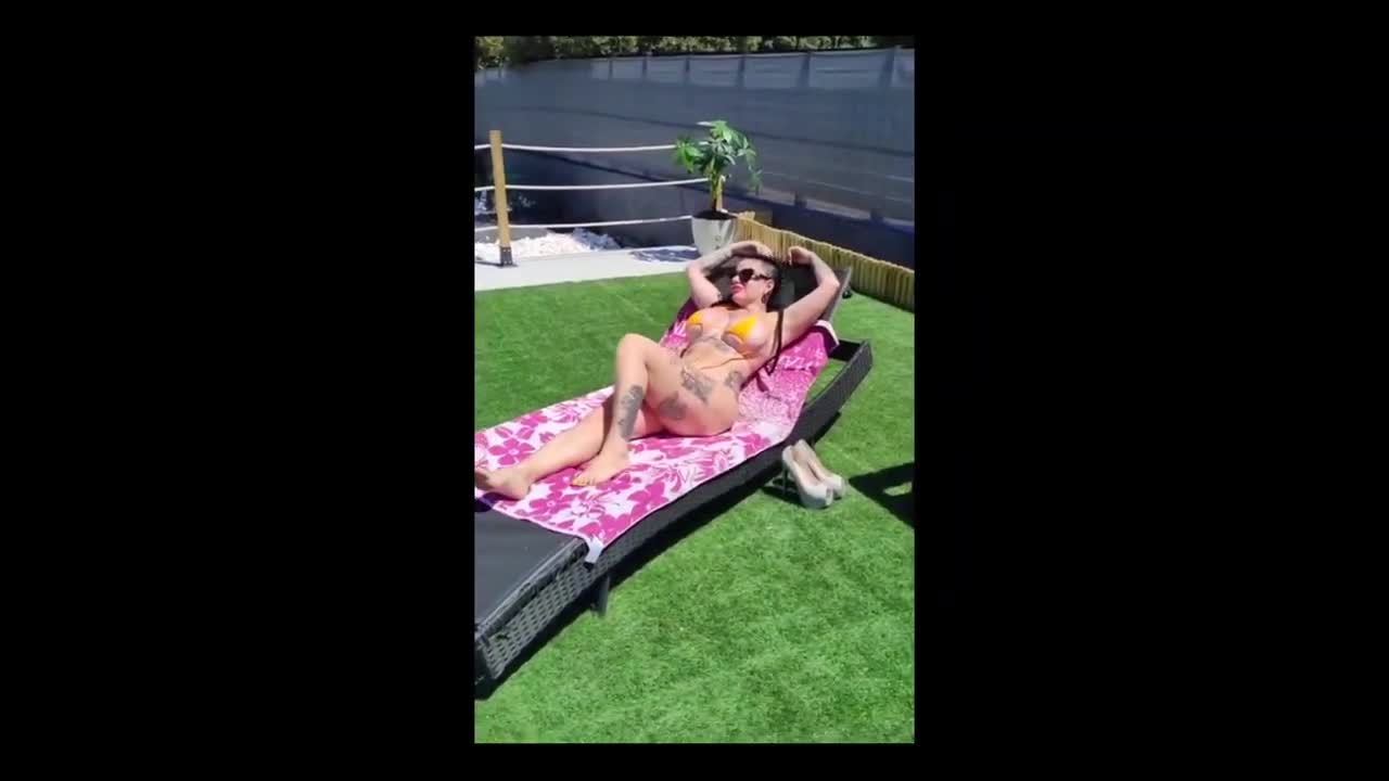 Watch Big booty babe loves to give her neighbor a sloppy blowjob Full. Duration: 11:01 | ePornBabe.