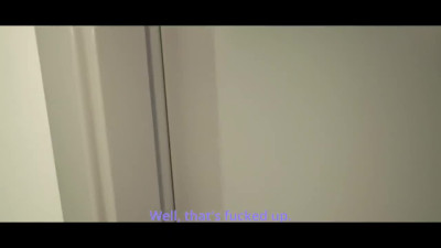 Horny girl pretended to be a delivery girl to fuck a dude