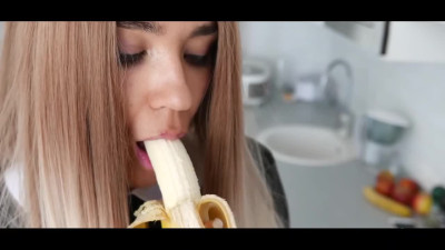 Fucking a hot blonde from a dating site right after meeting her