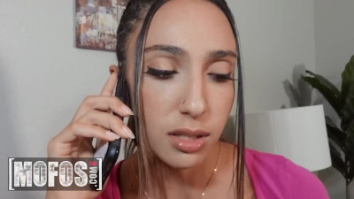 A sex-starved brunette baddie rides her tight asshole with a nice boner