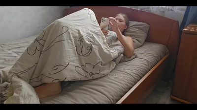Busty girl woke up horny and played with herself